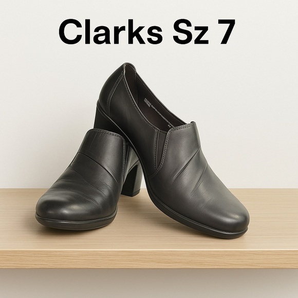 Clarks Partridge Women’s Pleated Leather Slip On Shoes Black Loafers 89487 Sz 7 - Picture 1 of 8